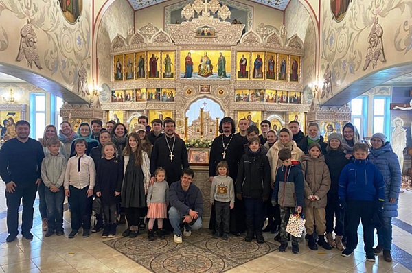 Юные жители Сосенского приняли участие в праздновании Дня православной молодежи 